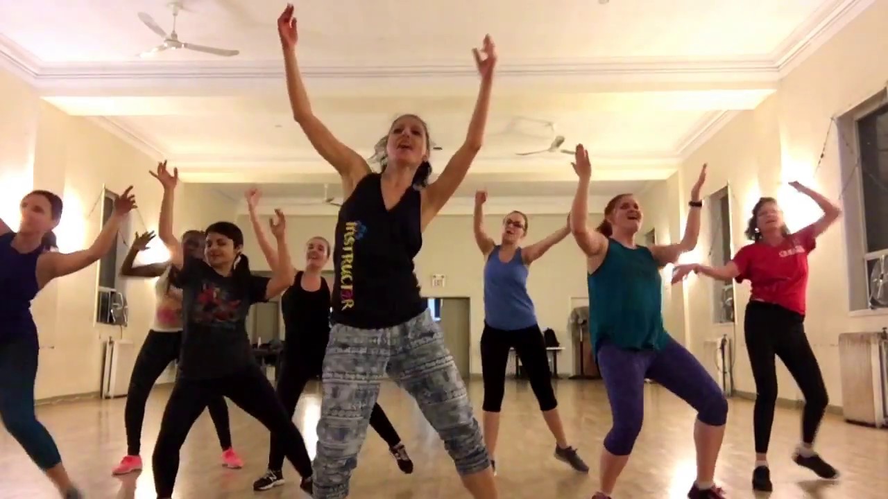 Mayores by Becky G - Zumba Choreo