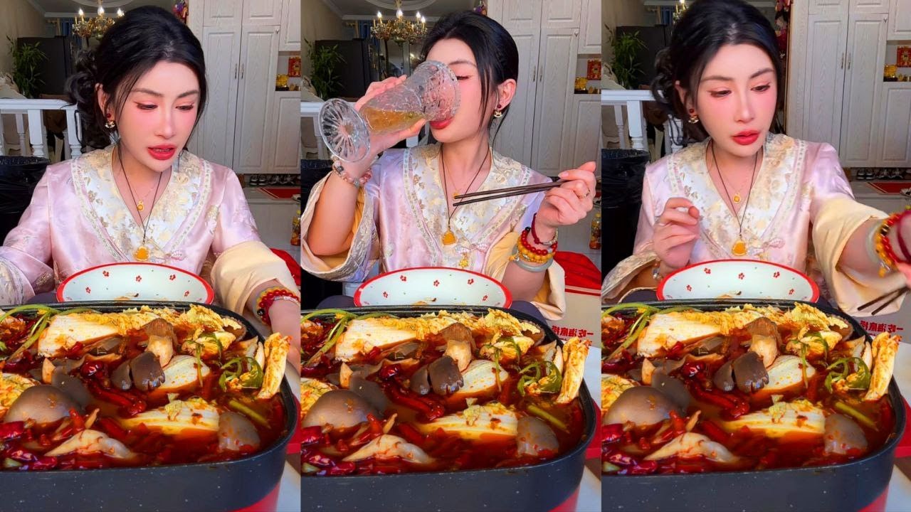 HUGE BOWL Spicy Chinese Mukbang! 🍜 Best Sichuan Street Food Eating Show