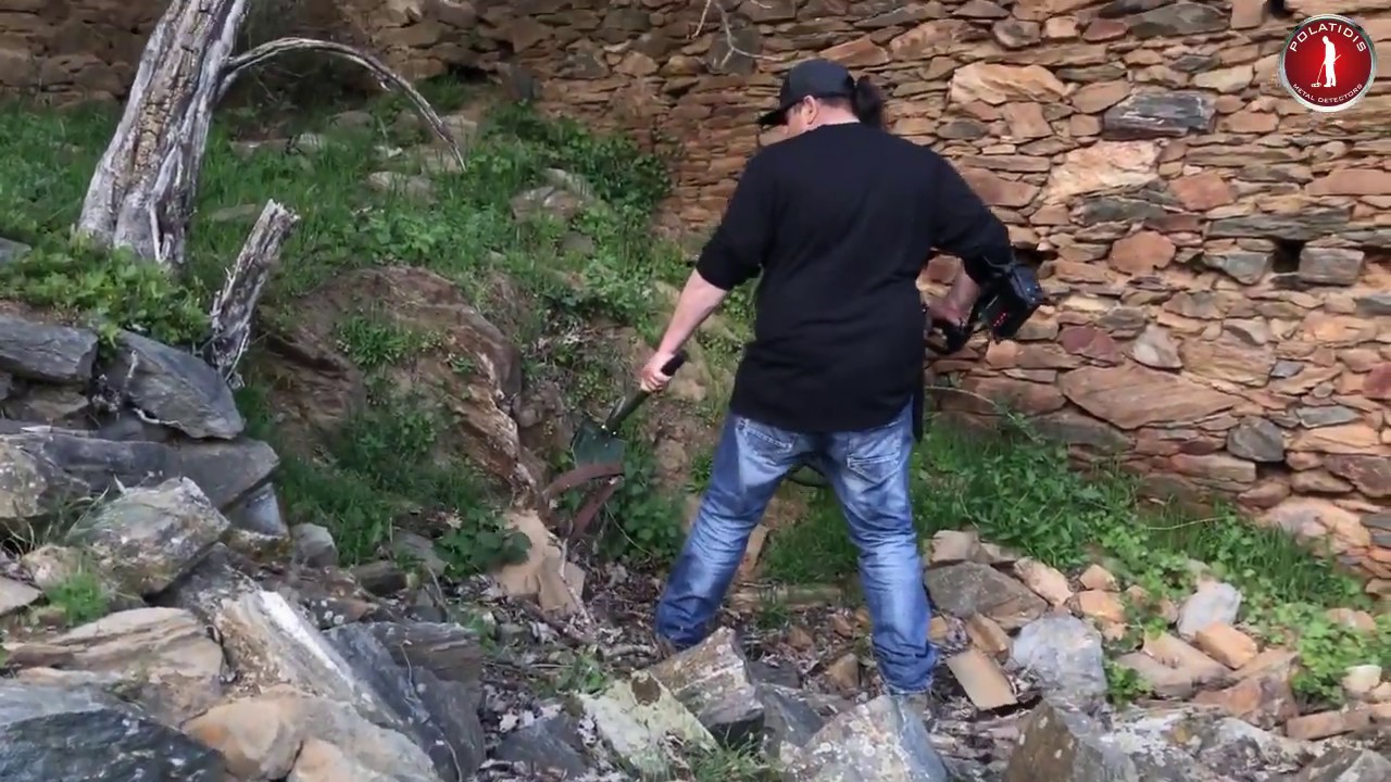 &Omicron; &Pi;&omicron;&lambda;&alpha;&tau;ί&delta;&eta;&sigmaf; &Epsilon;&xi;&eta;&gamma;&epsilon;ί &tau;&iota; &Beta;&rho;ί&sigma;&kappa;&epsilon;&iota; &mu;&epsilon; &tau;&omicron; Nokta Fors Relic