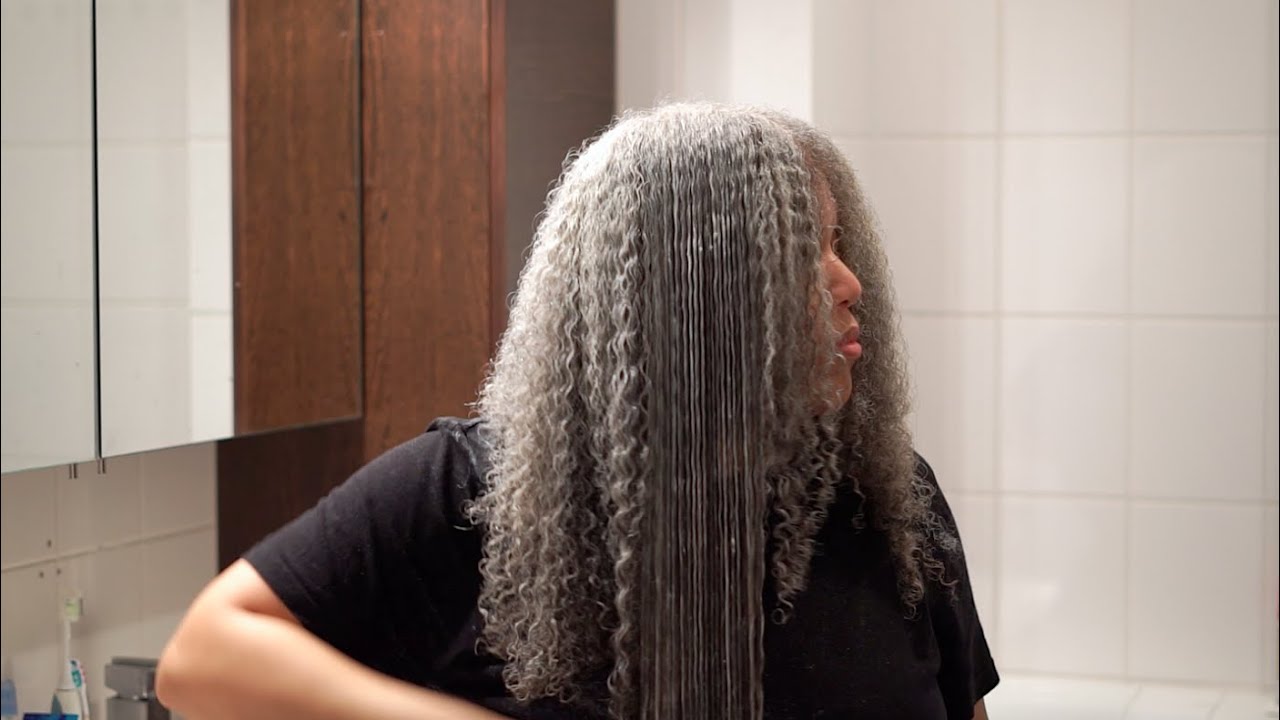 I haven’t washed my hair in 6 weeks - How I DETANGLE and MOISTURIZE my hair // Samantha Pollack