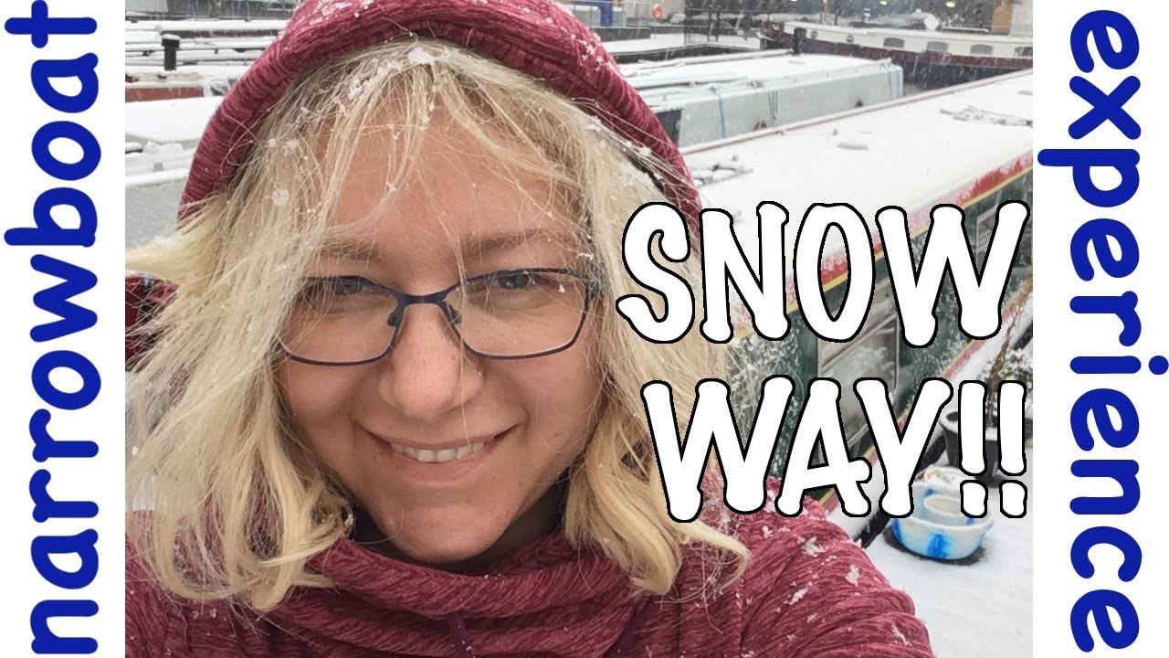 What's it like on a canal Narrowboat in London in the Snow? Cat's first snow