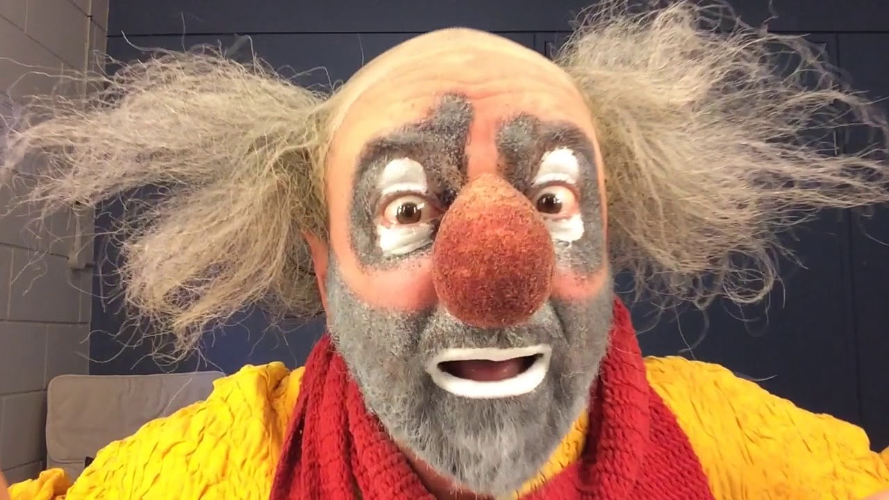 Funny mood before Slava&rsquo;s Snowshow - Clown Make Up
