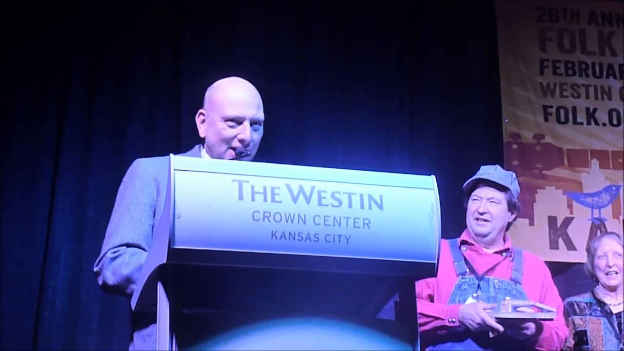 Chuck Haddix gets Spirit Award at 2014 Folk Alliance Conference