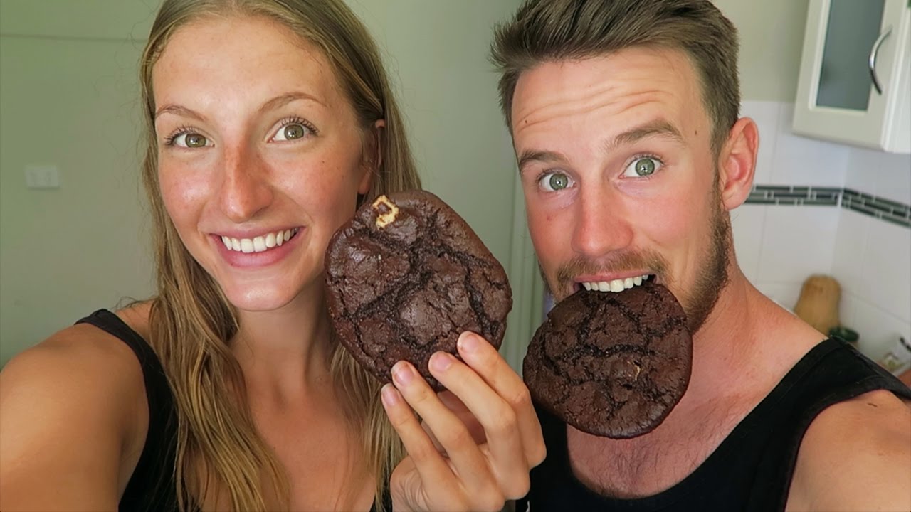 VEGAN DOUBLE CHOCOLATE CHIP COOKIES RECIPE | OIL FREE, GLUTEN FREE
