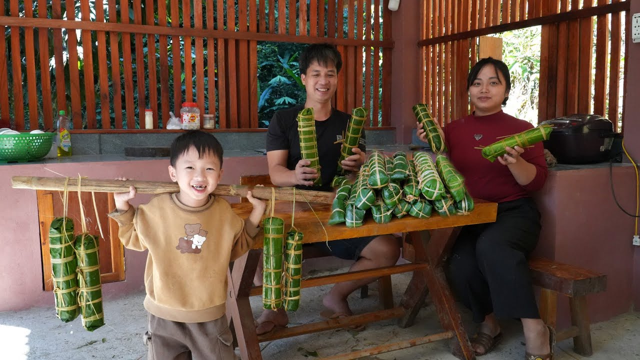 Taste of Homeland: Traditional Banh Tet Wrapping Process of Bình's Family - Chúc Tòn Bình