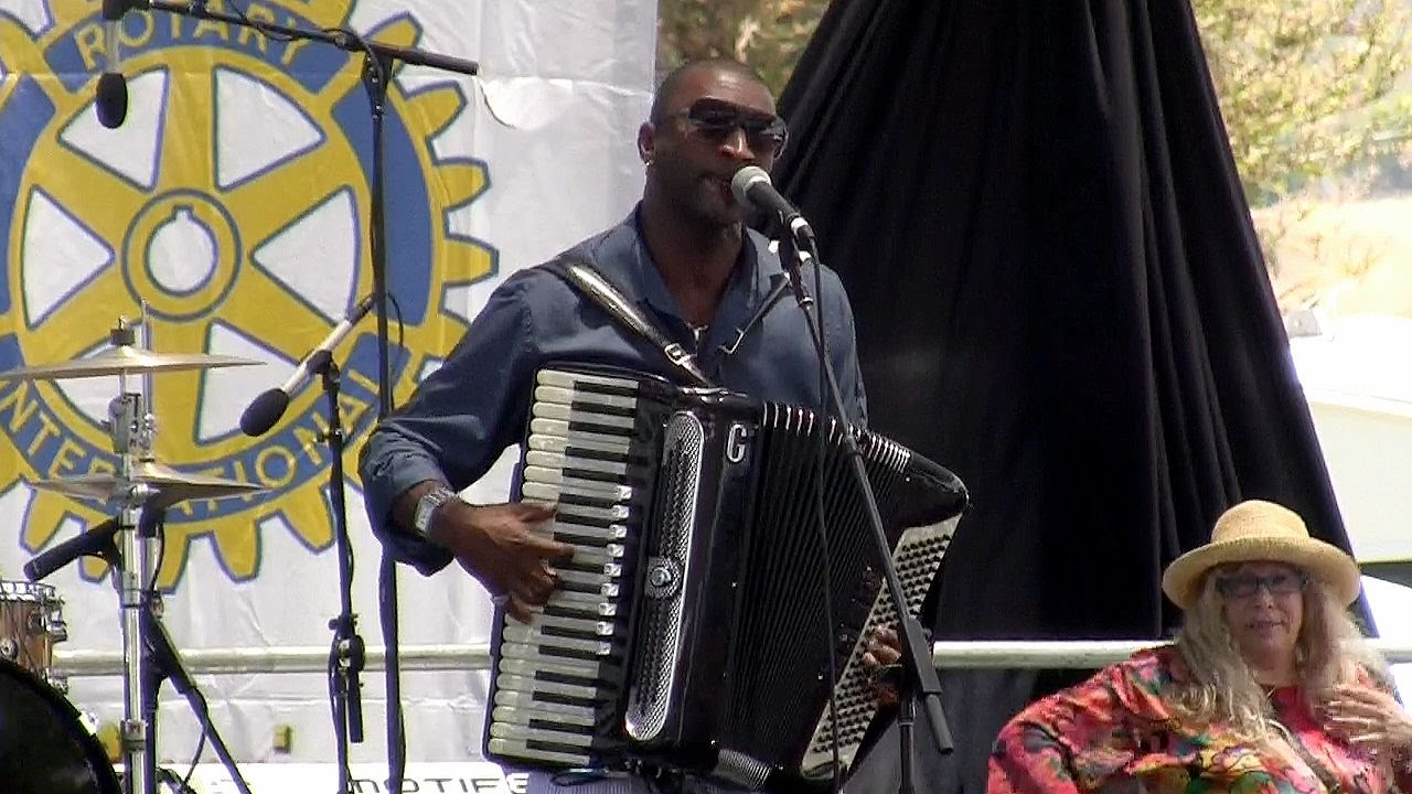 Curley Taylor & Zydeco Trouble @ 2015 Simi Valley Cajun & Blues Music Fest.