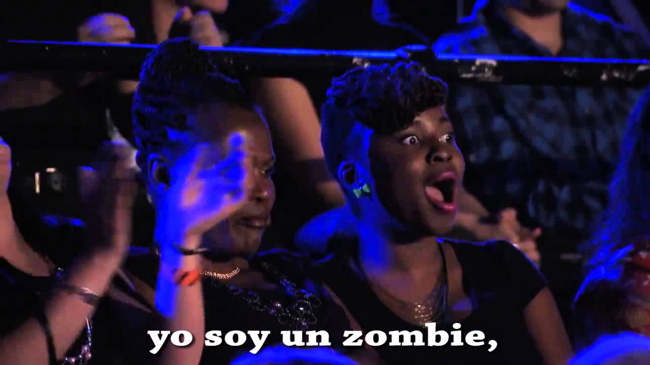 Aaralyn, con 6 años de edad, cantando metal (subtítulos en español)