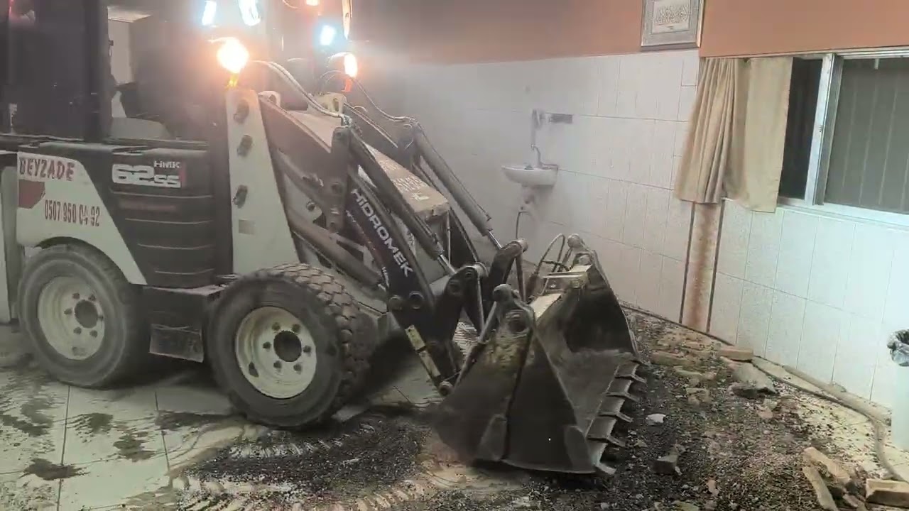 Akşam akşam emekle hidromek 1cx çalışmaya devam