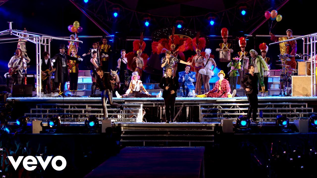 Take That - Hold Up A Light (Live From The Circus Tour / 2009)