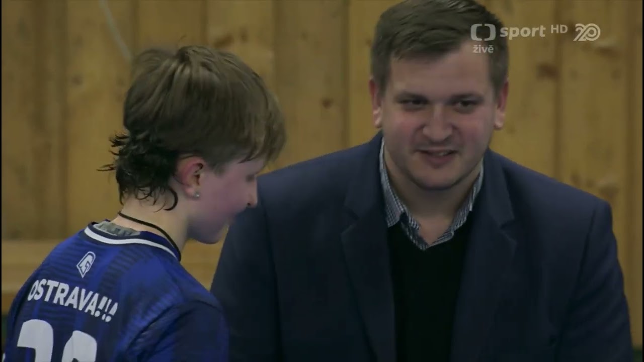 Předávání ocenění nejlepších hráček pohárového finále ve florbale 