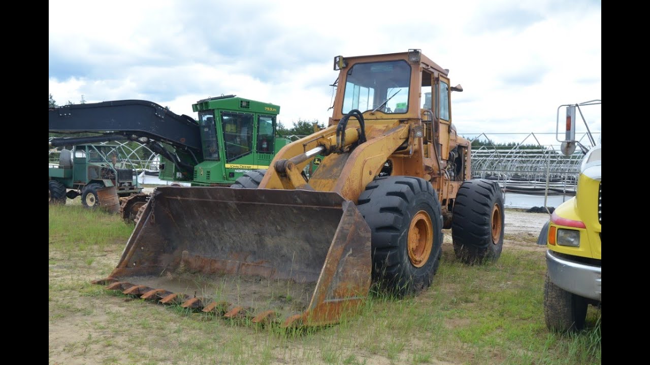 LOT 88 - INTERNATIONAL HOUGH H-100 SERIES articulating front end wheel loader