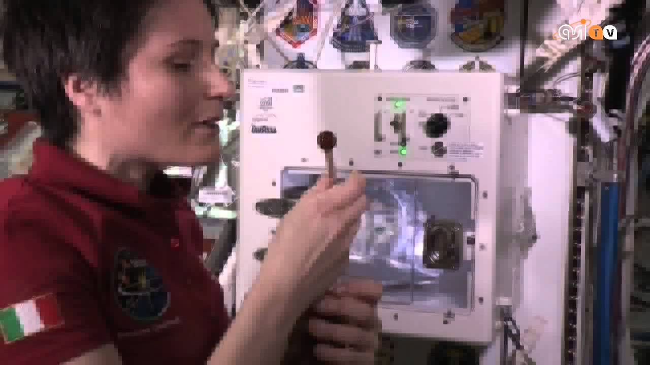 @astrosamantha e il primo espresso spaziale
