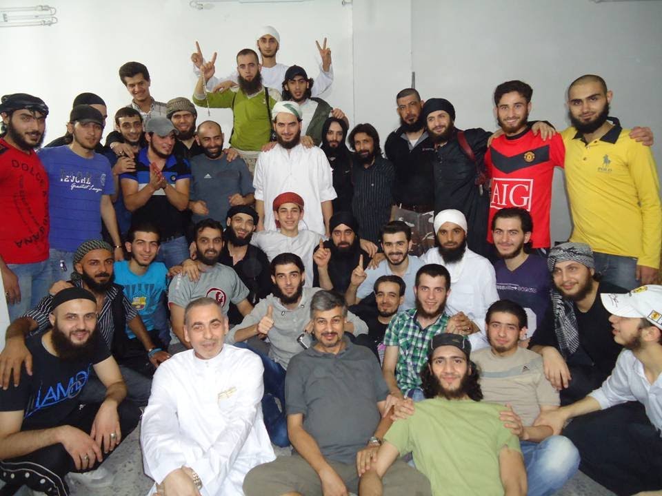 الصمود والثقة بالنفس عنوان ابطالنا في حمص المحاصرة سهرة ثورية مع ابطال المحاصرة