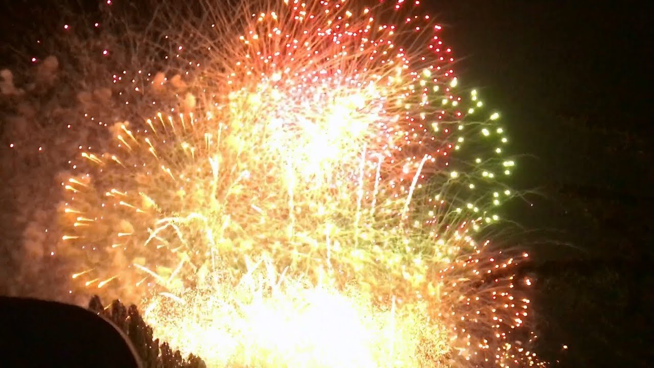 Magnifique Feu D'artifice ! | Amiens (80) | 13 Juillet 2019 (HD 60 IPS)