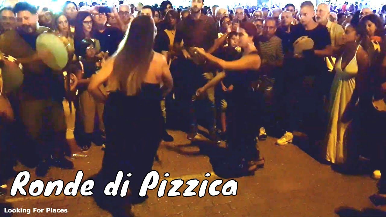 Le ronde della Pizzica Salentina a Torrepaduli nel Salento ( Lecce - Puglia - Italy )