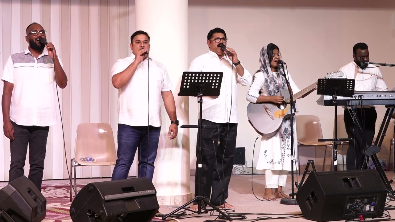 സ്തുതിപ്പിൻ സ്തുതിപ്പിൻ എന്നും സ്തുതിച്ചിടുവിൻ Sthuthippin sthuthipin ennum * Lyrics Malayalam Song