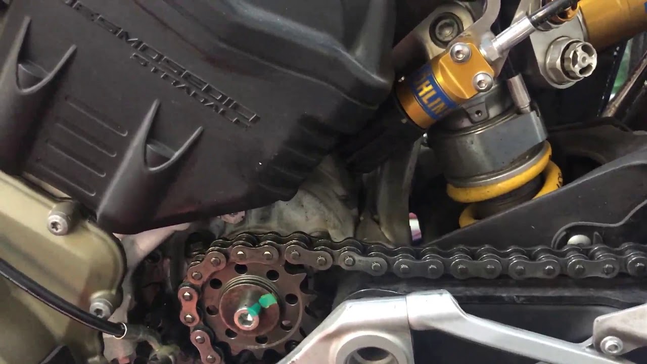 Taylor Racing 2021 Episode 10 - Installing countershaft sprocket