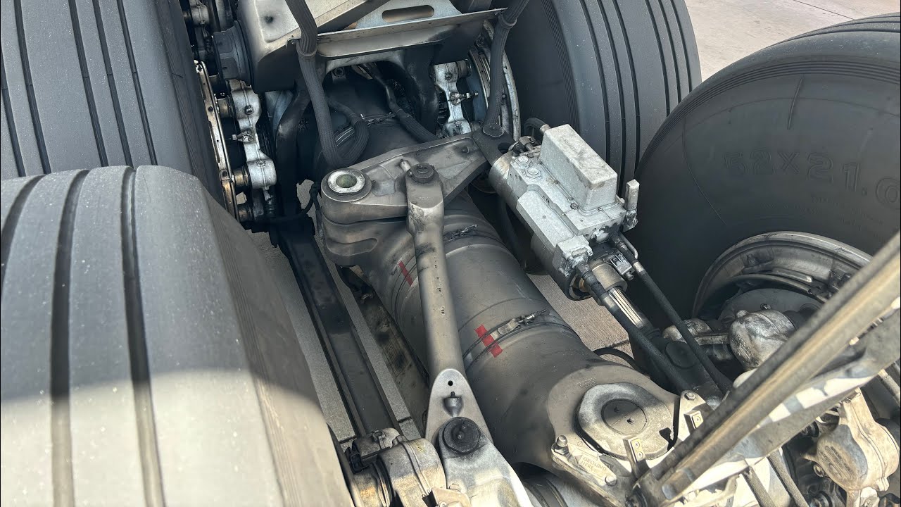 B777 MAIN GEAR STEERING
