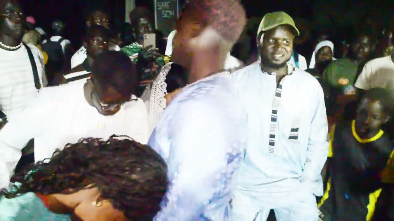 LE FEU LION AU MARIAGE DE MOUSSA DIOP QU'EL SPECTACLE