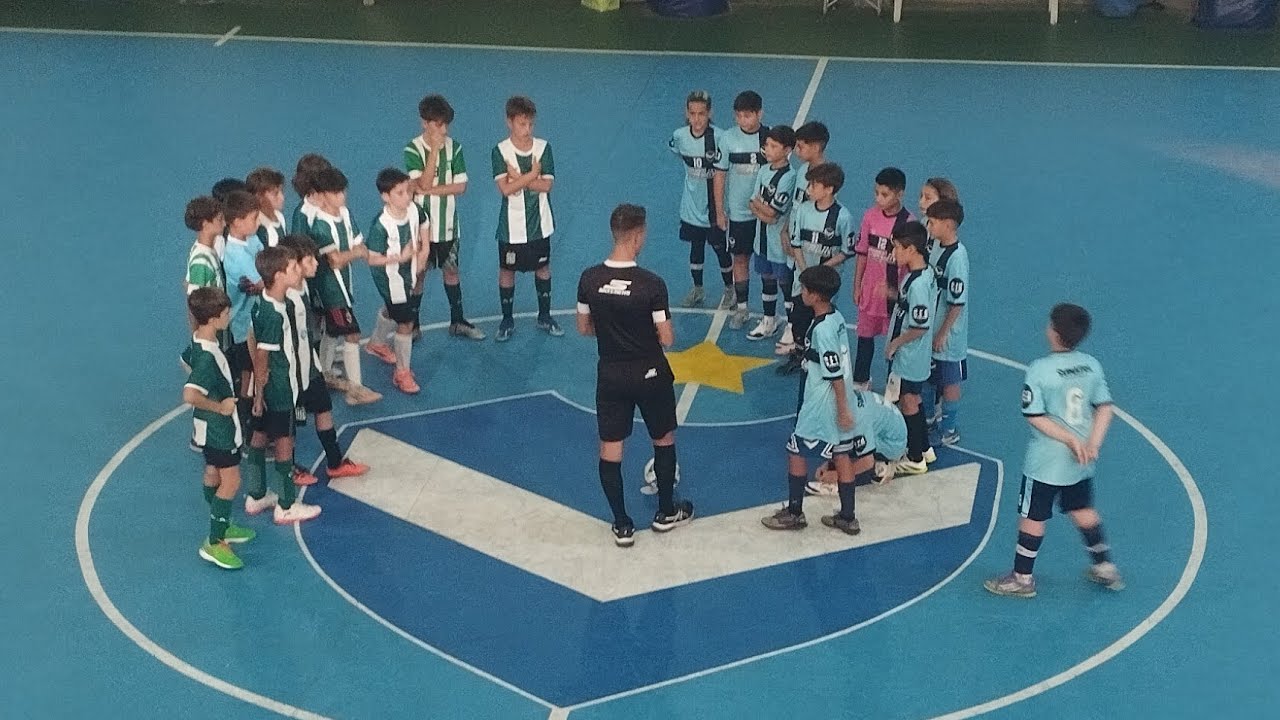 Futsal AFA ( AMISTOSO 3 ) ALVEAR VS excursionista lamentablemente los primeros 30 no se grabaron 