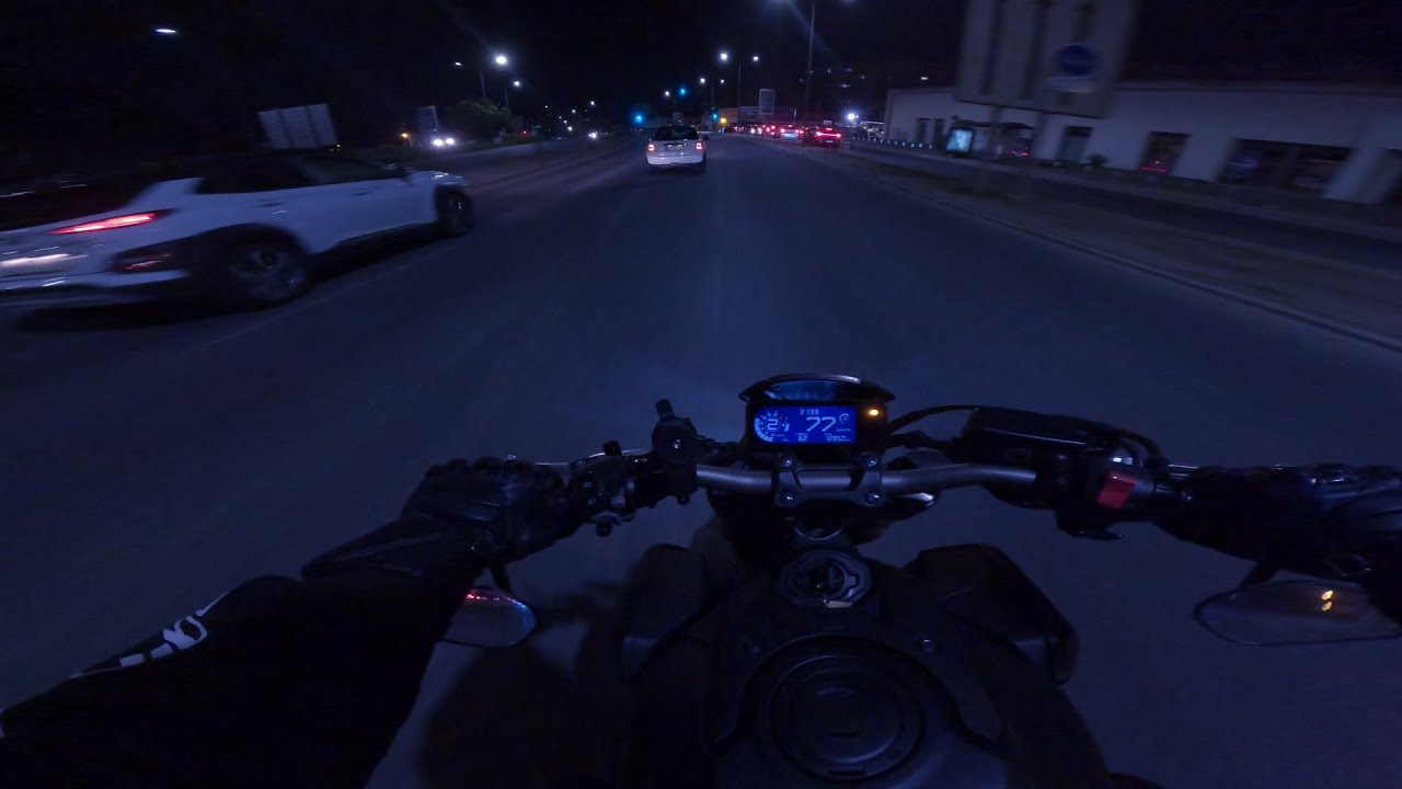 Honda CB650R - Night Ride Lisbon