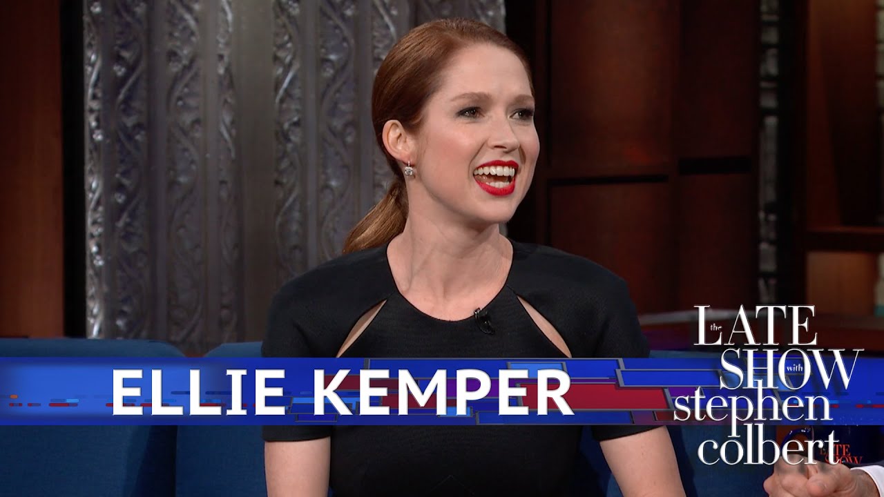 Ellie Kemper Doesn't Know How To Hold Dogs