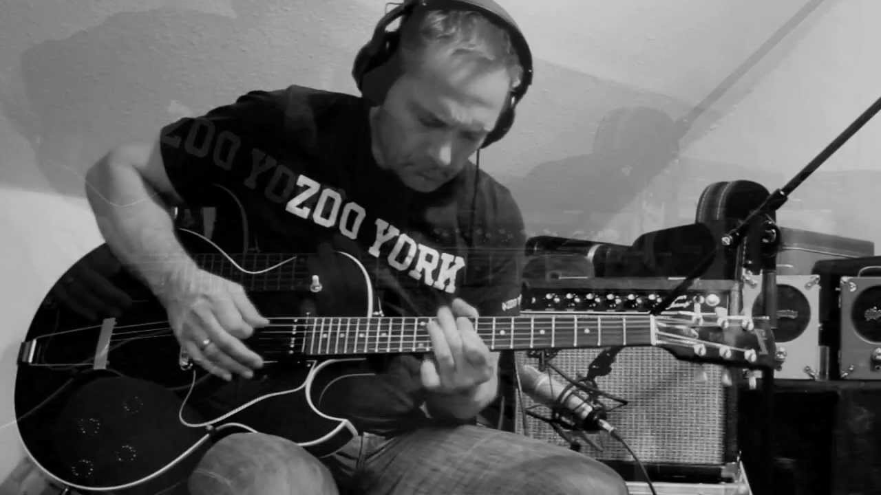 Gibson ES 135