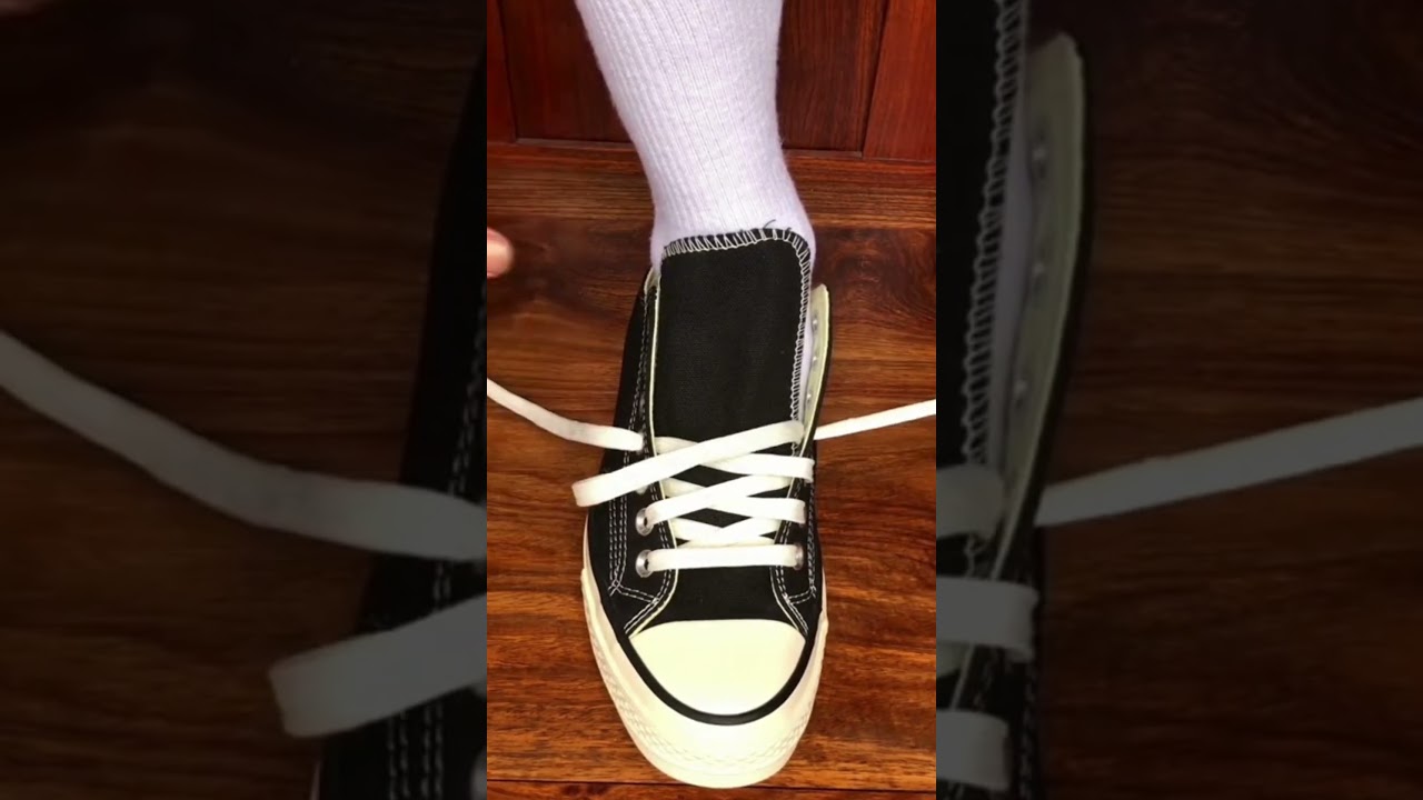 How to Lace Converse Chuck Taylor All Star for a Clean & Simple Look #conversechucktaylor #lacing