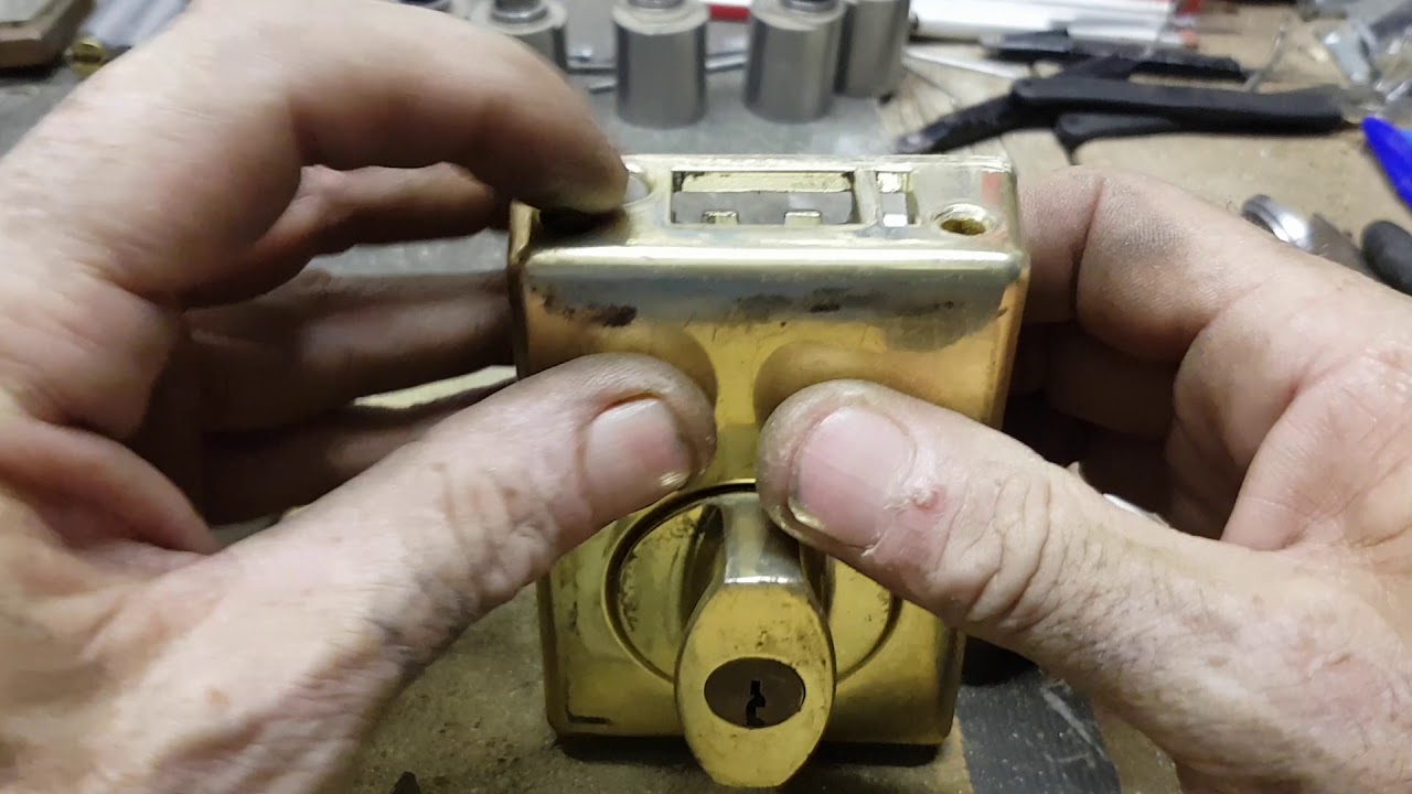 #248 The old style 001 Lockwood Deadlatch.