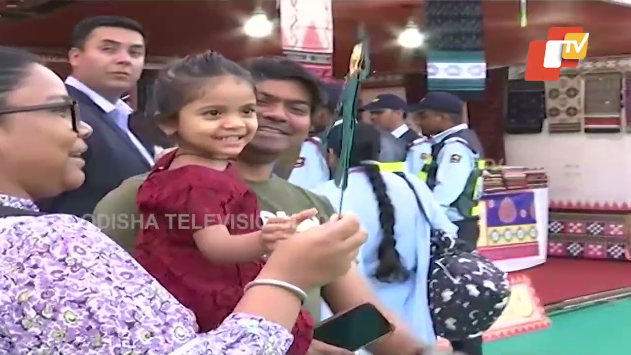President Droupadi Murmus’ daughter Itishree Murmu visits Odisha Parba fair in Delhi