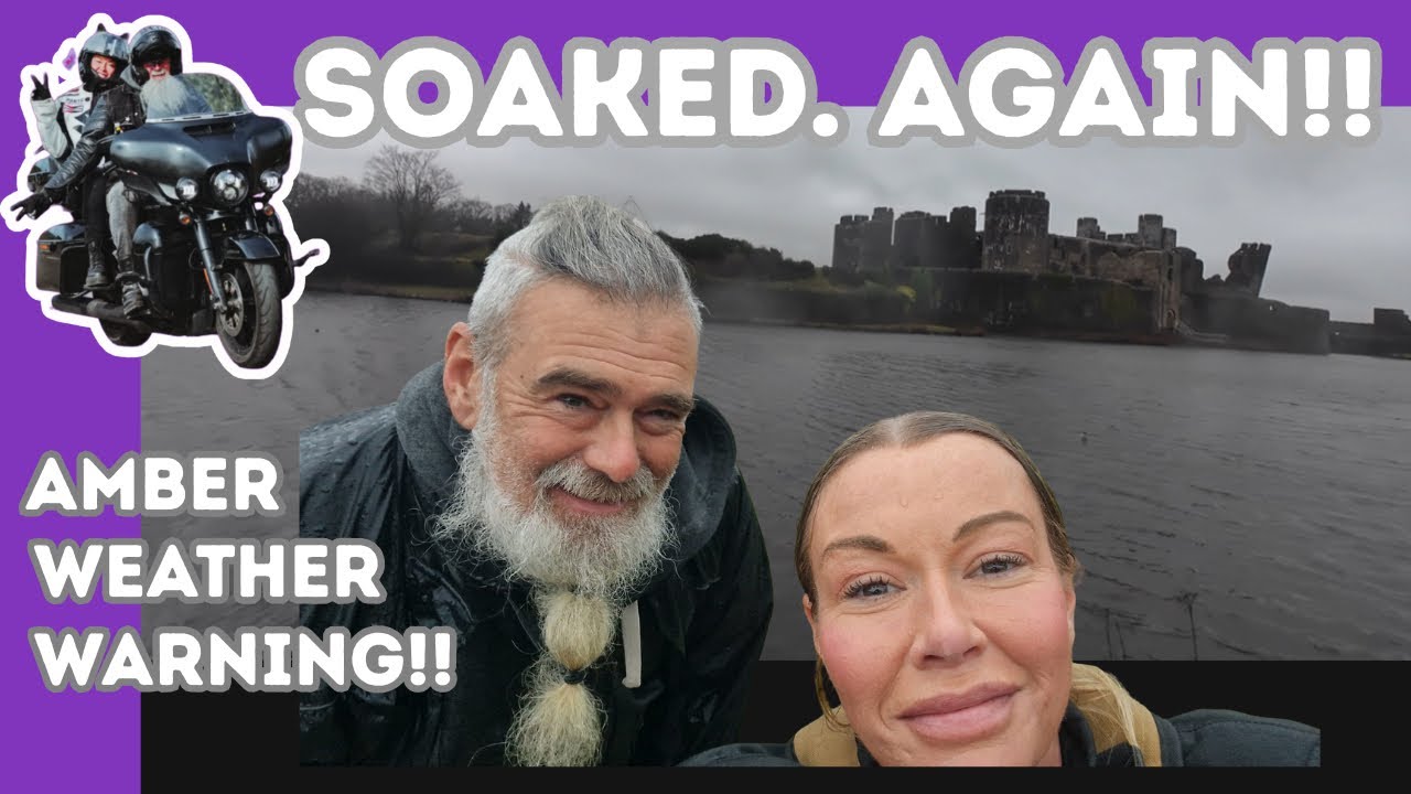Cez and Duds visit Caerphilly Castle. A good idea though in an Amber weather warning? 😊😊