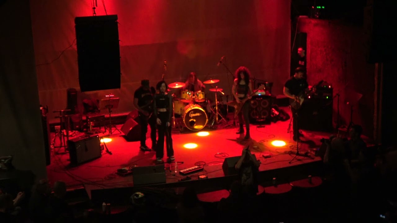COYOTES ARROW live  ΑΡΧΙΤΕΚΤΟΝΙΚΗ