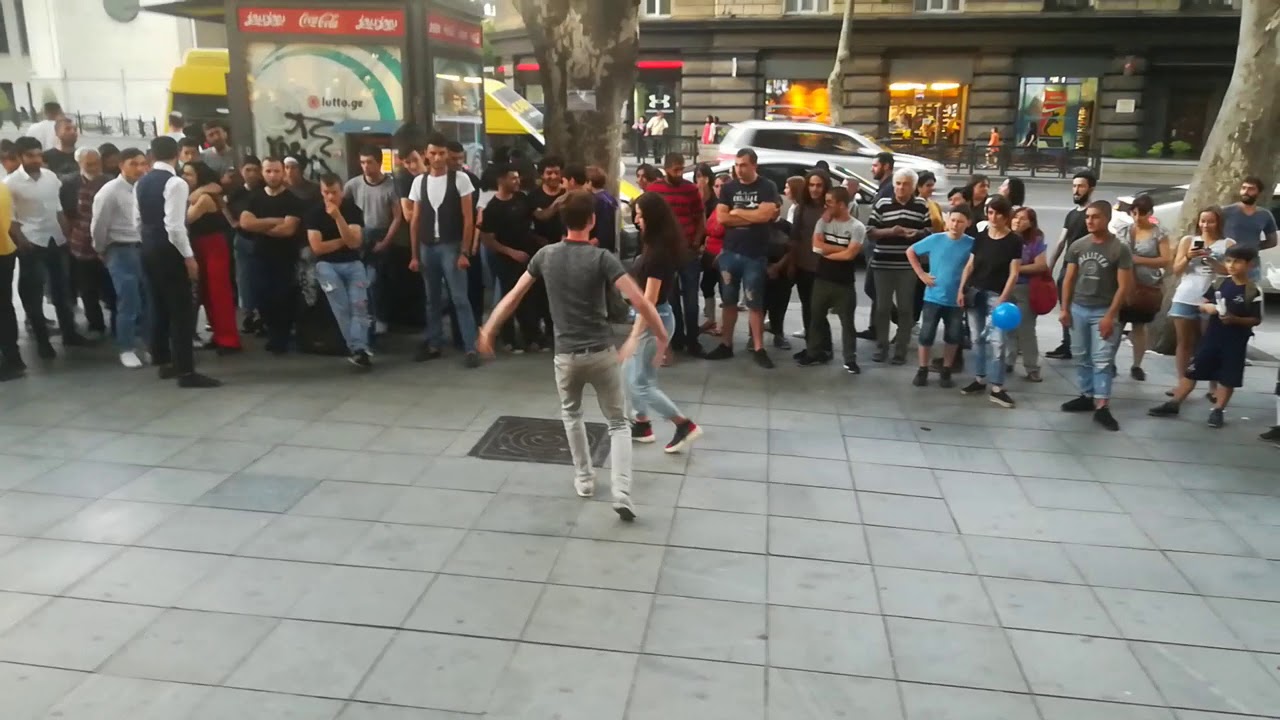 Tavisuplebis moedani