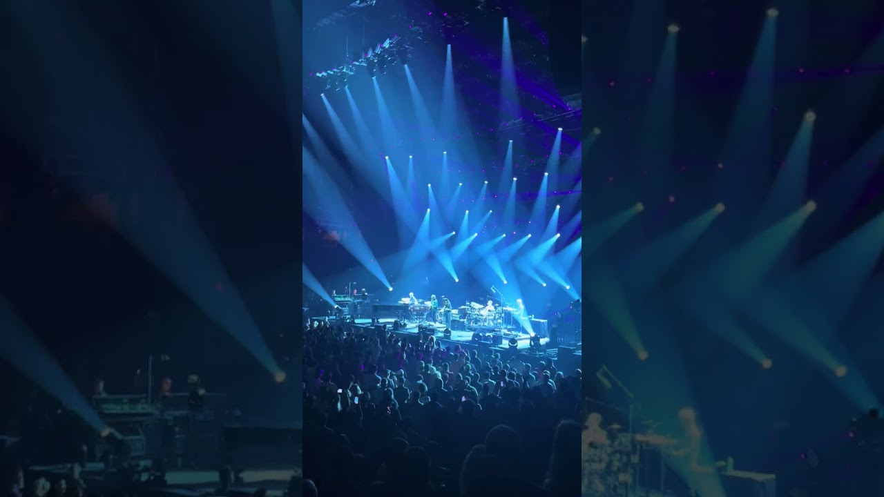 Phish w/ Billy Strings 8/6/24 “Moma Dance” Van Andel Arena