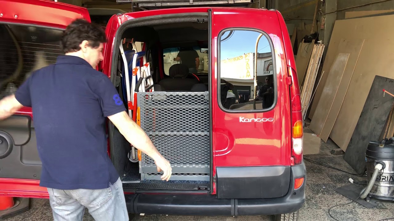 Kangoo adaptada para personas con discapacidad. Rebaje de piso trasero