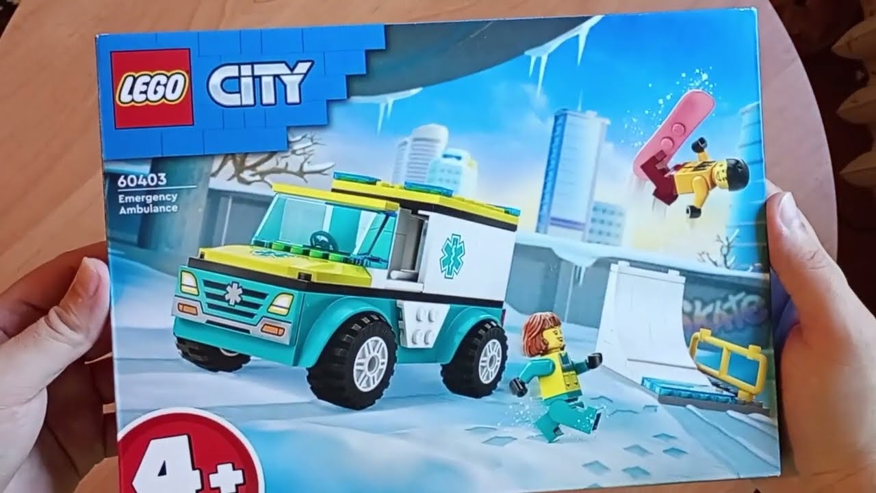 LEGO City 60403 Emergency Ambulance. Unboxing and slow pace building.