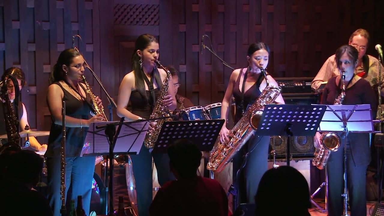 ARJE - Piel Canela con Collet en Jazz Cafe.