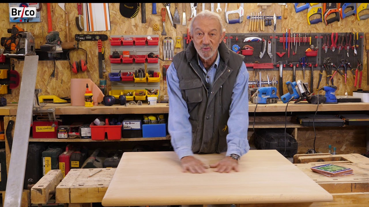 Fabrication d'une table en bois massif avec repose plat