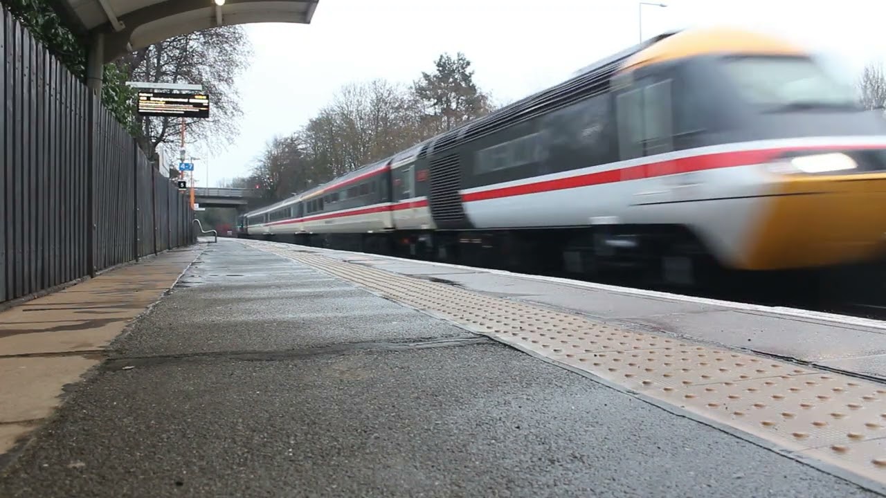 125 Group HST 43025 and 43060 working 5J26