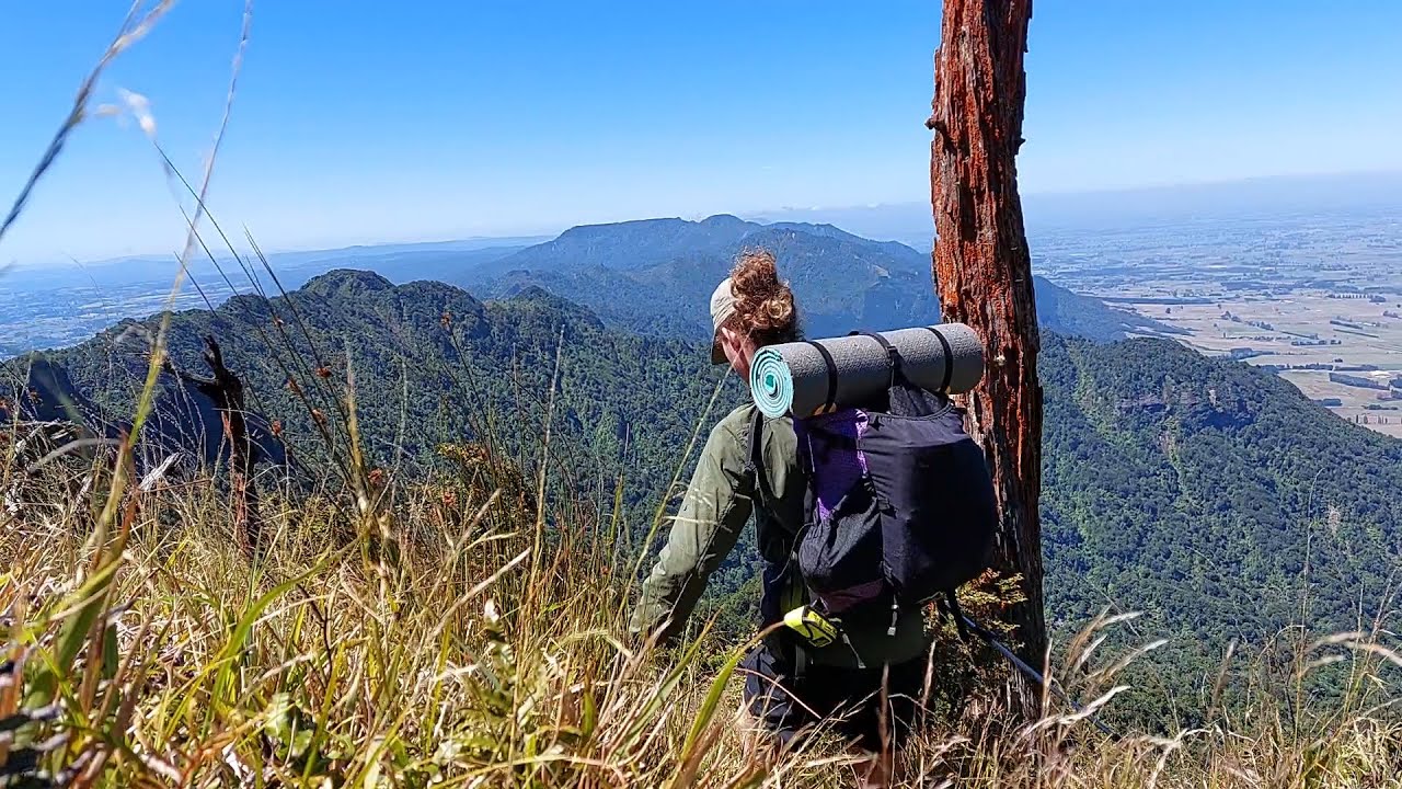 Hiking the Kaimai Ridgeline - Overnight Tramp to the old North - South Track