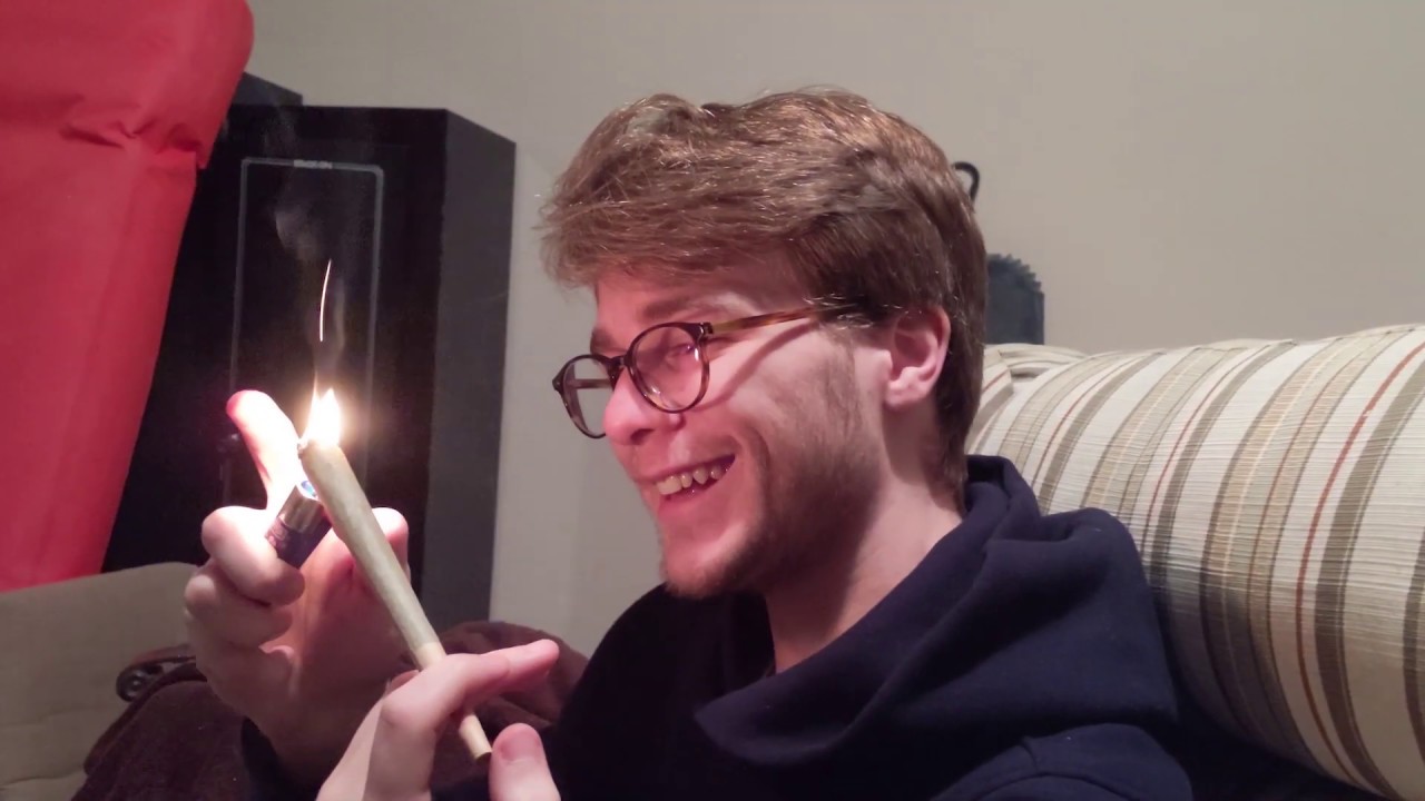 FIRST SMOKE SESH OF THE DECADE | Smoke Diaries 010