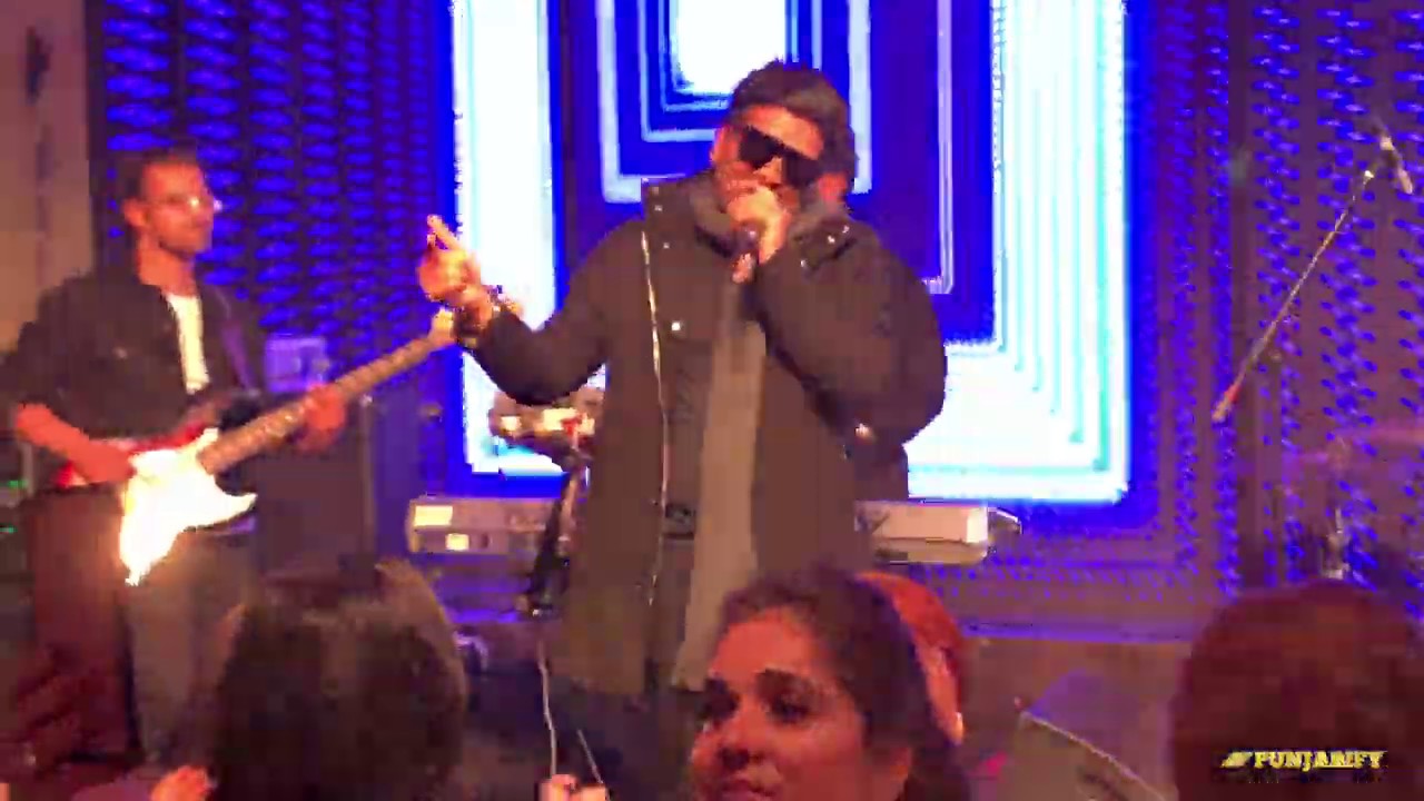 Guru Randhawa | LIVE Medley Performance in London | Oh Ho Ho Ho | Tutak Tutak Tutiya | Angreji Beat