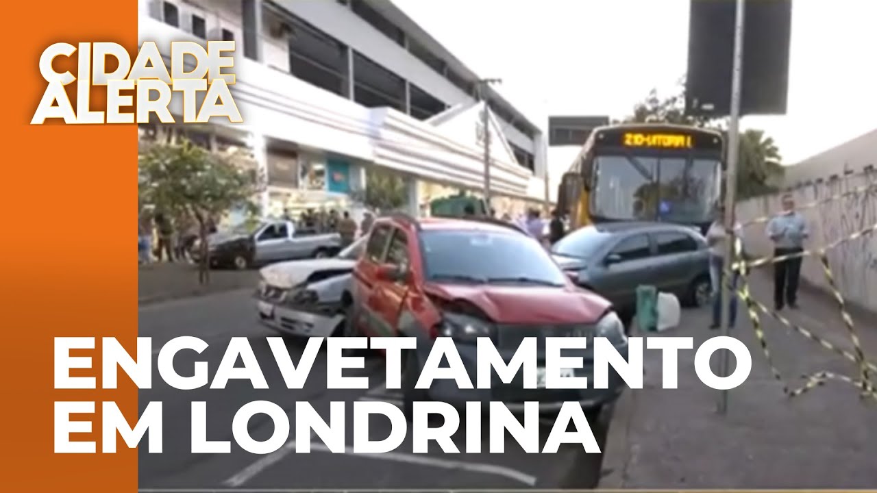 Ônibus sofre com falha técnica e causa engavetamento no centro de Londrina
