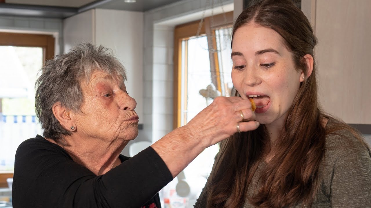 Oma kocht schwäbisch: Kratzete | STUGGI.TV