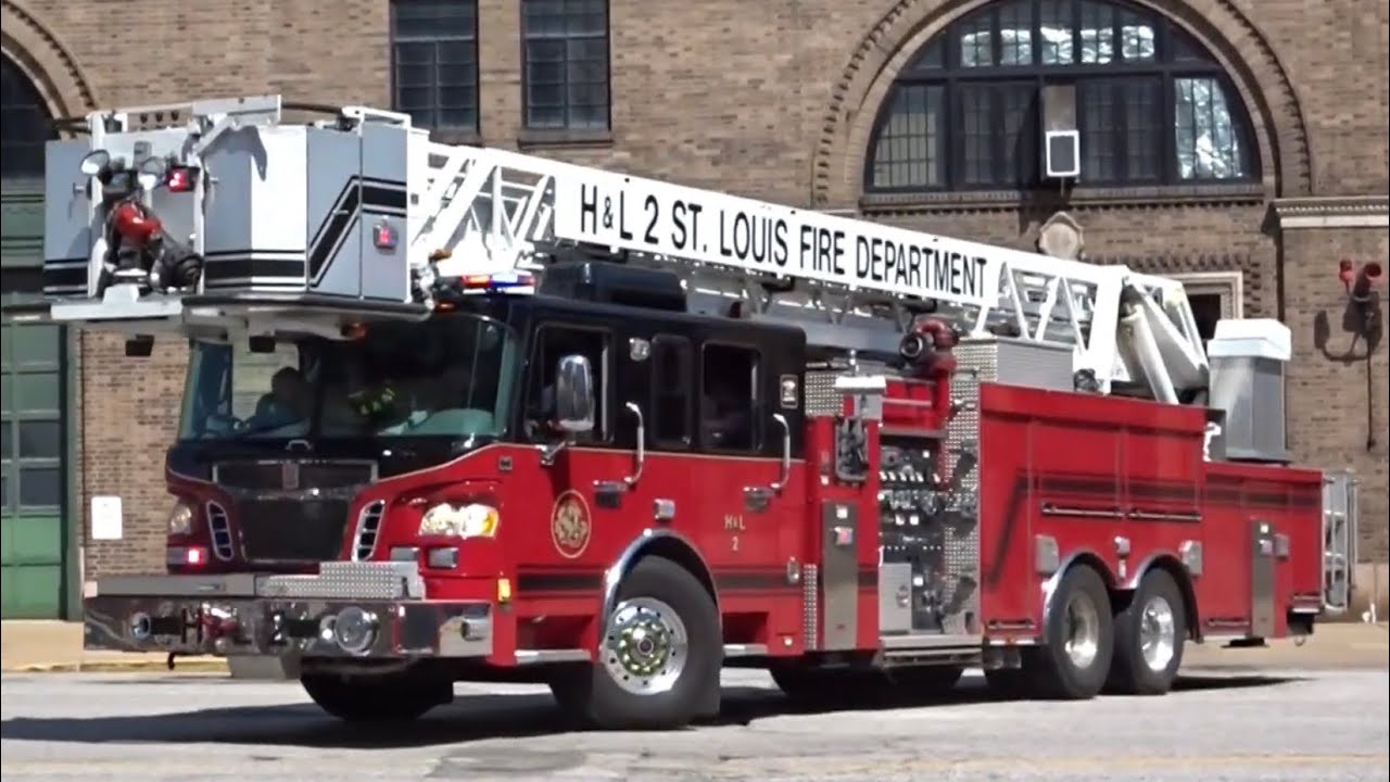 St.  Louis Fire Department Hook & Ladder 2 Responding from Quarters