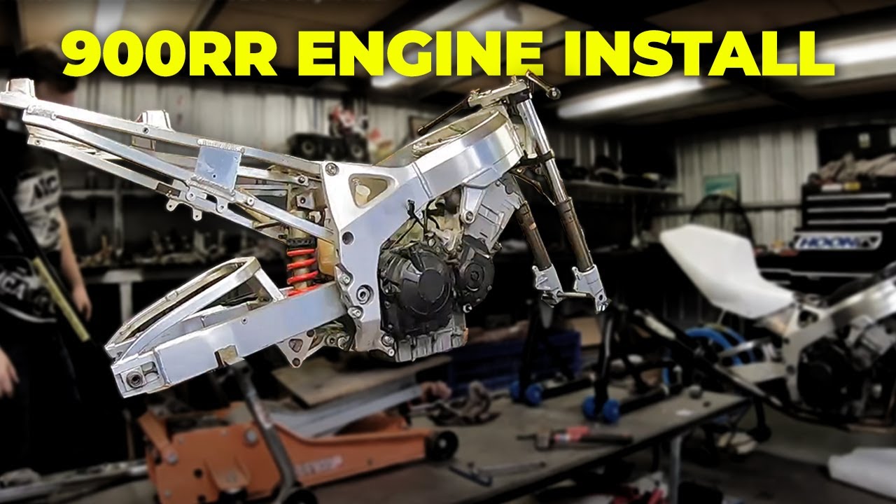 Ep2 - 1992 CBR900RR Fireblade Rebuild - Installing the engine