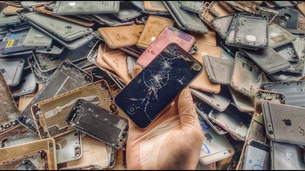 Restoration destroyed abandoned iPhone 4 | Found a lot of abandoned broken phones in rubbish