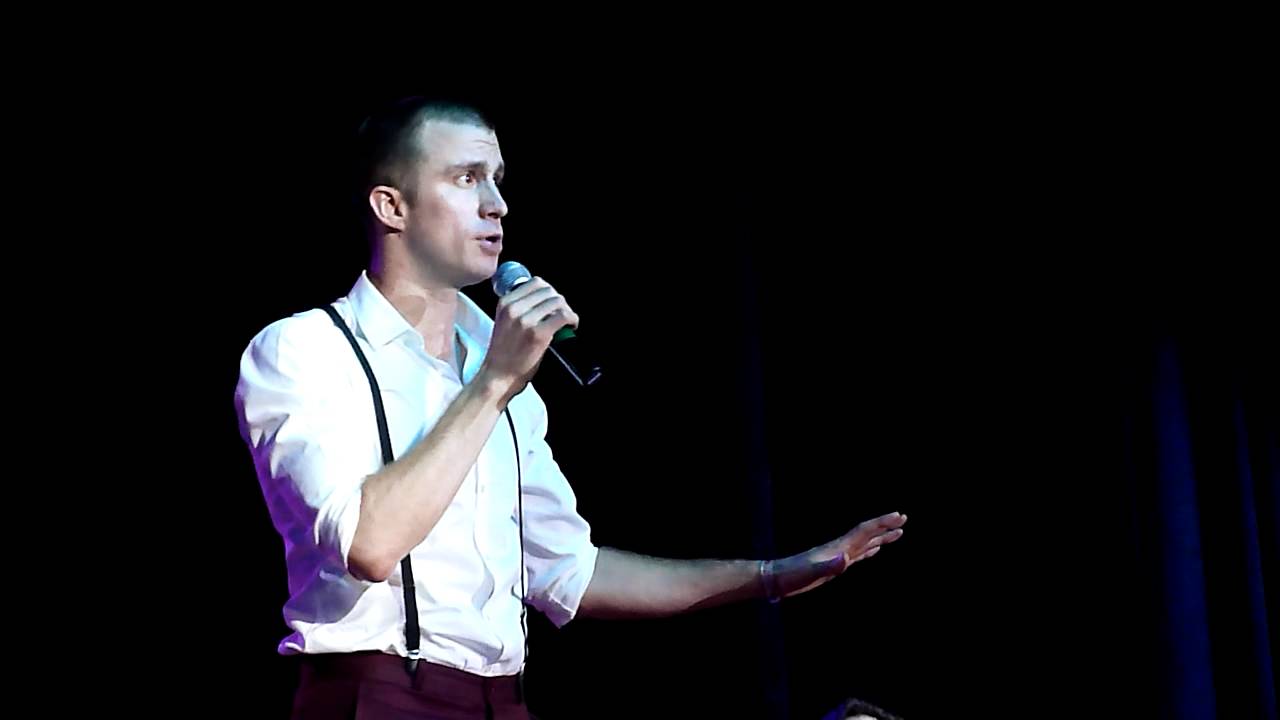 Gavin Creel sings 