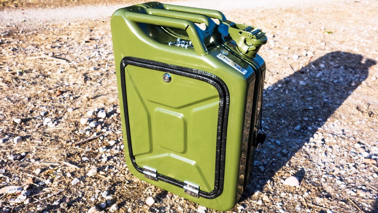 Como Montar un PC en un Bidon de Gasolina | Mi nuevo ordenador Portable