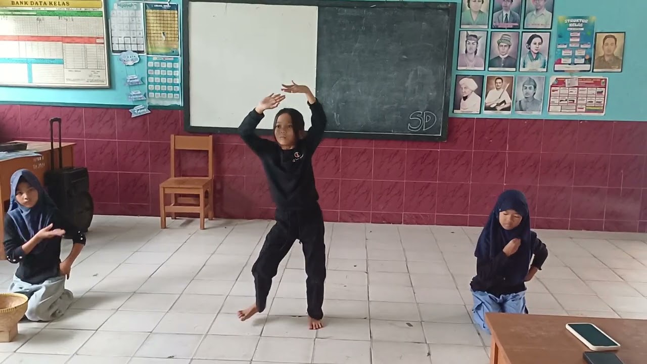 Tari Kreasi mojang tatani